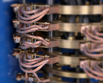 เครนแหวนลื่นขนาดใหญ่ในปัจจุบันวัสดุแปรงคาร์บอน 600A รวมสัญญาณ Encoder